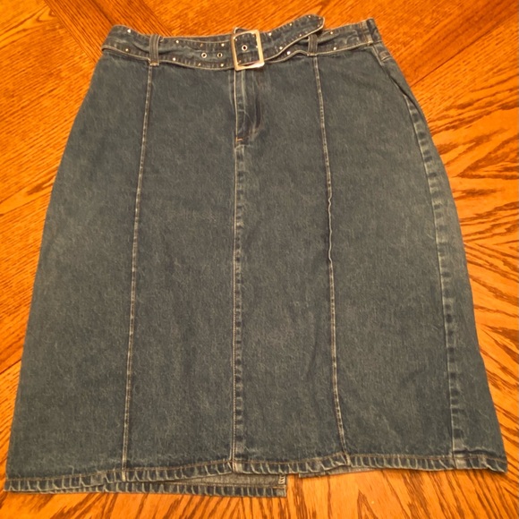Faded Glory Denim Skirt Size 6 - Picture 1 of 4